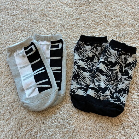 PINK Accessories - NWOT Victoria's Secret Pink Ankle Gray/Black/White Socks - 2 Pair